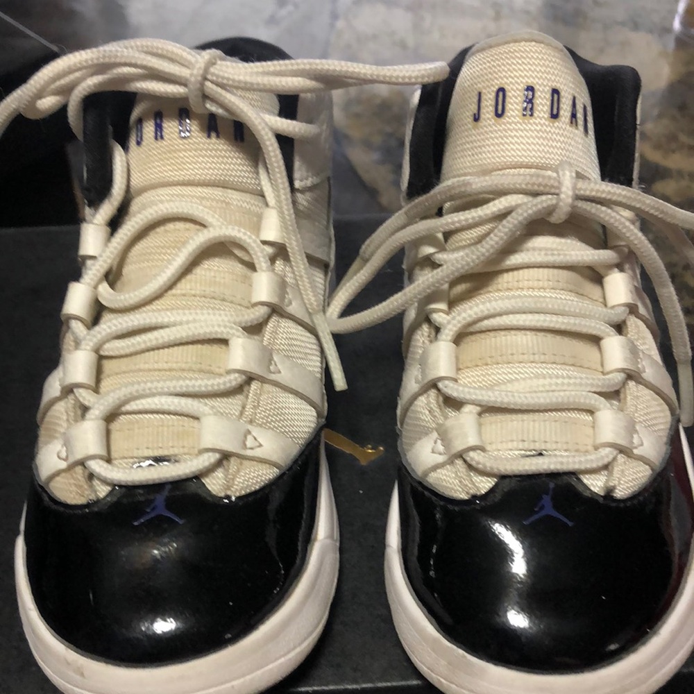Jordan Kids Shoes - Black and White